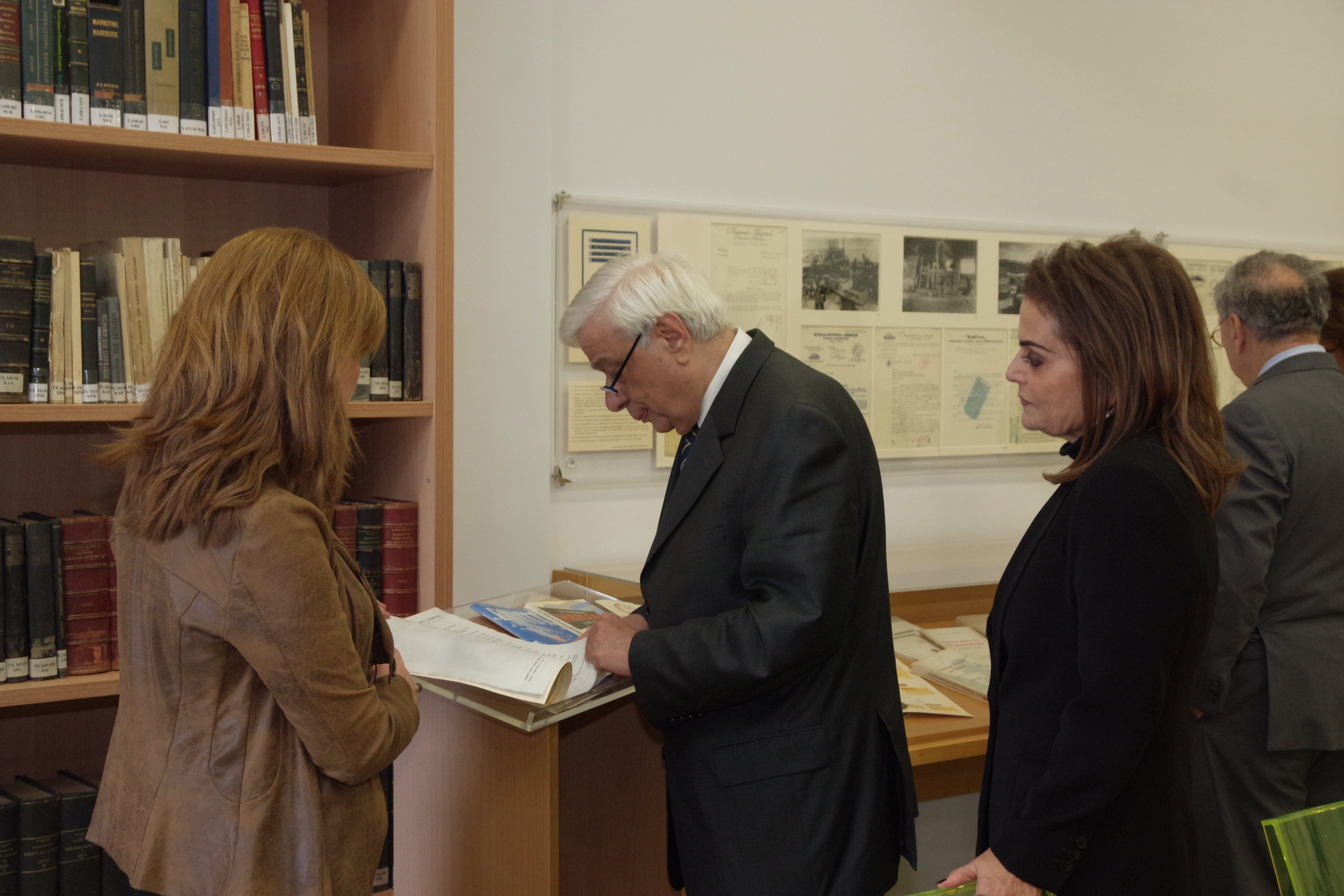 Επίσκεψη του Προέδρου της Δημοκρατίας στο Ιστορικό Αρχείο ΠΙΟΠ