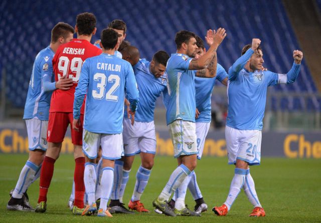 Δεν αρκούσε το εκπληκτικό γκολ του Κονέ, προκρίθηκαν Λάτσιο και Μίλαν