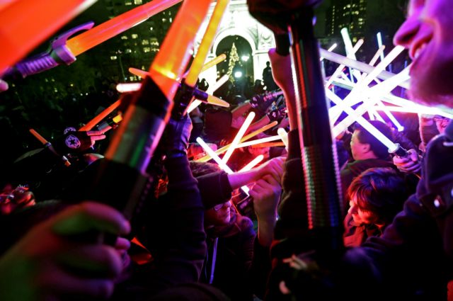 Το ένα μετά το άλλο σπάει τα ρεκόρ εισπράξεων το νέο Star Wars