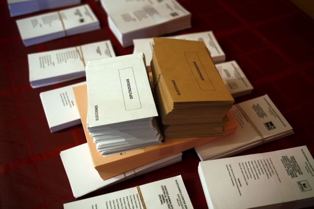 Βουλευτικές εκλογές με αμφίρροπα αποτελέσματα στην Ισπανία