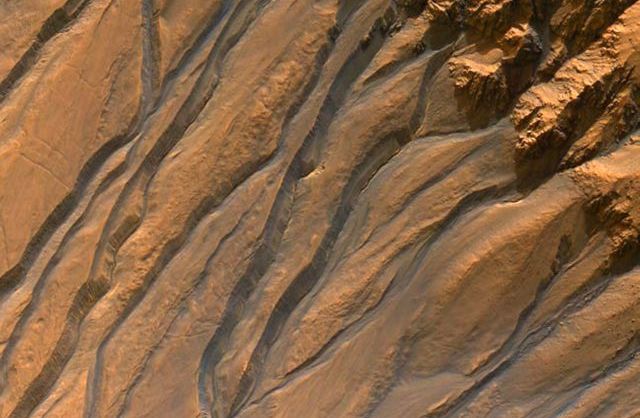 Οι ξεροπόταμοι του Άρη «δεν σχηματίστηκαν από νερό»