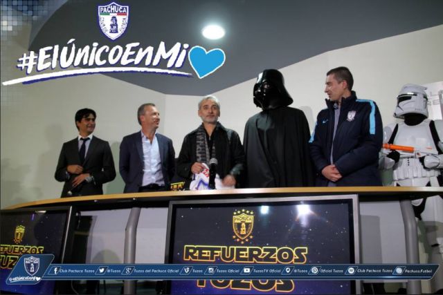 Ο Darth Vader παίζει μπάλα με τον Φράνκο Χάρα στην Πατσούκα