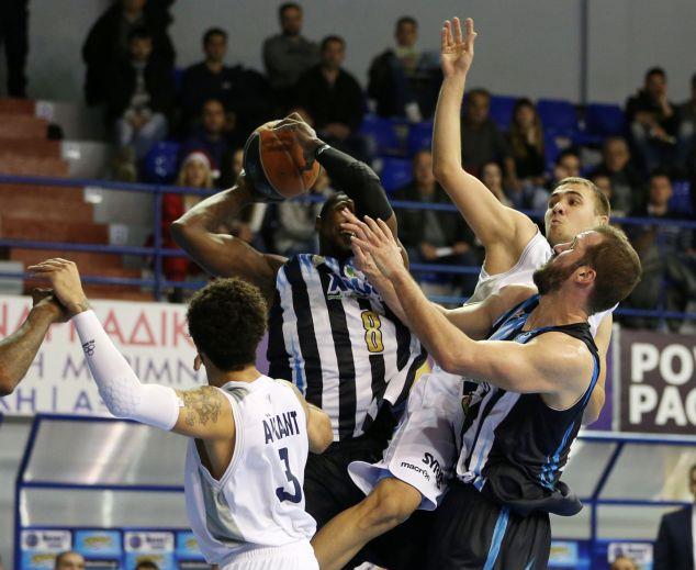 Ο Κόροιβος νίκησε 89-88 τον Αρκαδικό με βολές του Τρότερ