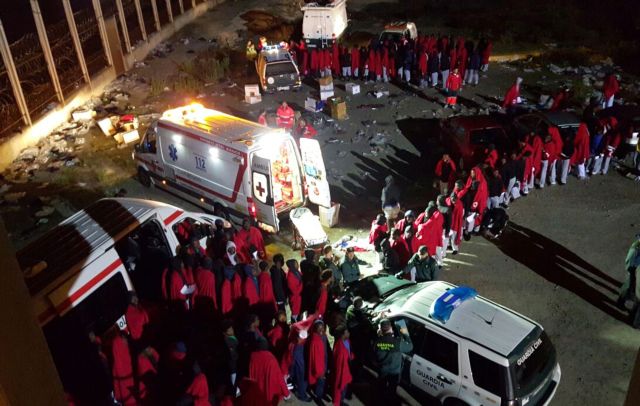 Εκατοντάδες μετανάστες προσπάθησαν να φθάσουν στην ισπανική Θέουτα