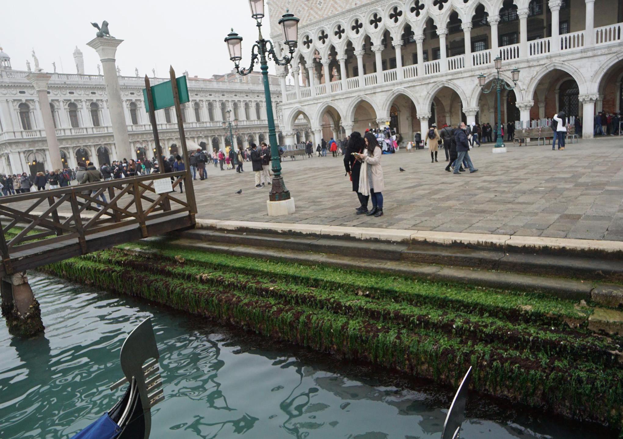 Νέφος στις πόλεις, άμπωτη στη Βενετία: Η Ιταλία νιώθει σε κλιματικό συναγερμό