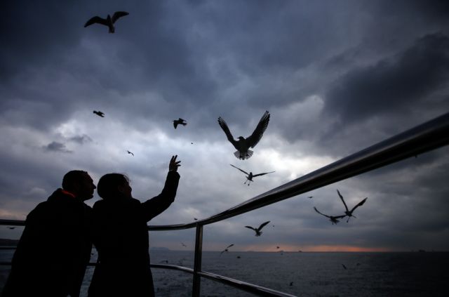 Περιμένοντας το χιόνι, η Κωνσταντινούπολη ακυρώνει πτήσεις