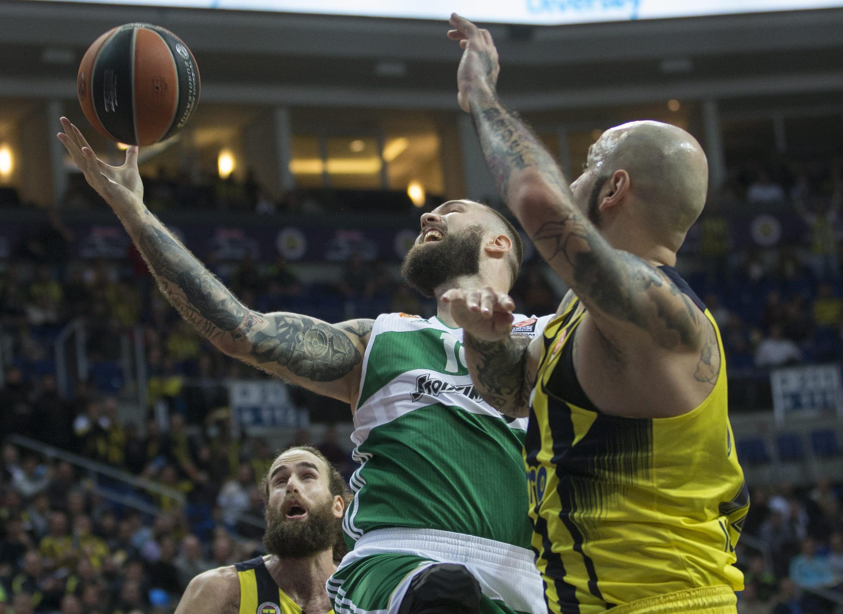 Ο ΠΑΟ το «πάλεψε» στην Πόλη, αλλά ηττήθηκε από τη Φενέρ