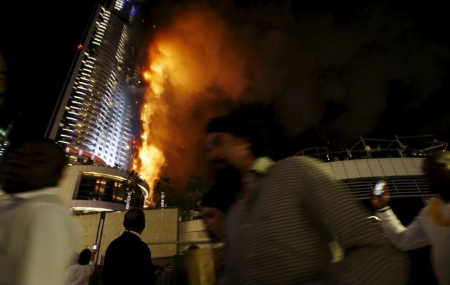 Μεγάλη πυρκαγιά σε πολυώροφο ξενοδοχείο στο Ντουμπάι