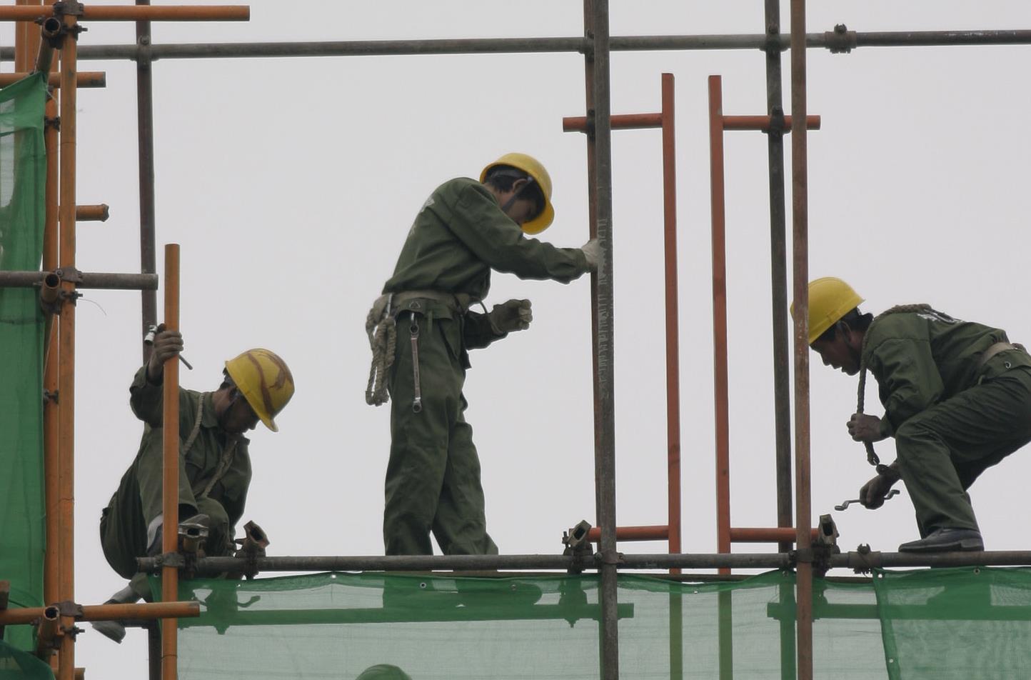 Βουτιά στην οικοδομική δραστηριότητα τον Οκτώβριο του 2015