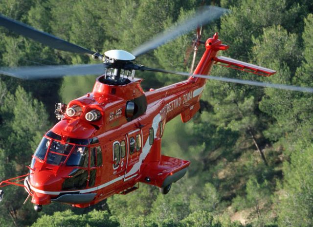 Αεροκομιδή δύο ασθενών από Τήνο και Πάρο με ελικόπτερο της Πυροσβεστικής