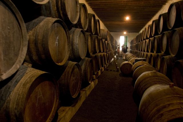 Λουκέτο τη Δευτέρα στα οινοποιεία κόντρα στον ειδικό φόρο στο κρασί