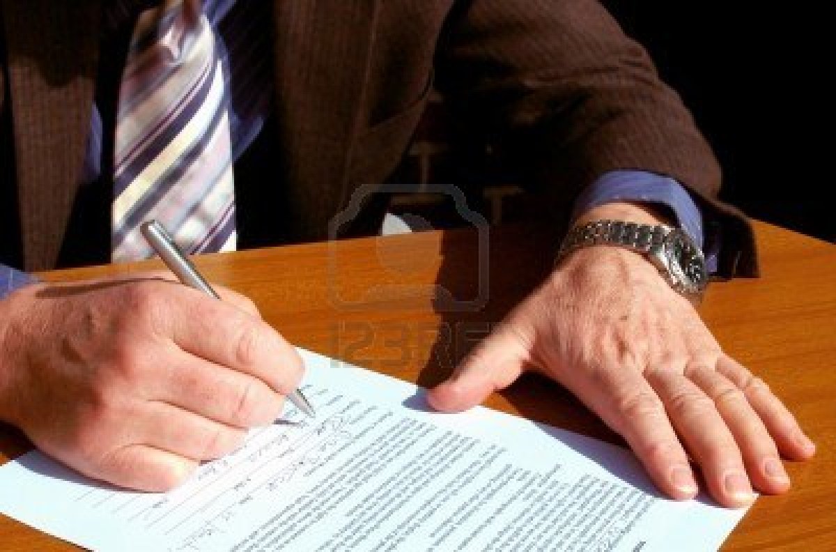 Τριήμερη αποχή των συμβολαιογράφων της χώρας