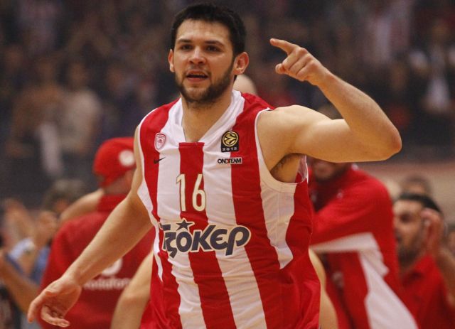 Οριστικά στον Ολυμπιακό ο Κώστας Παπανικολάου