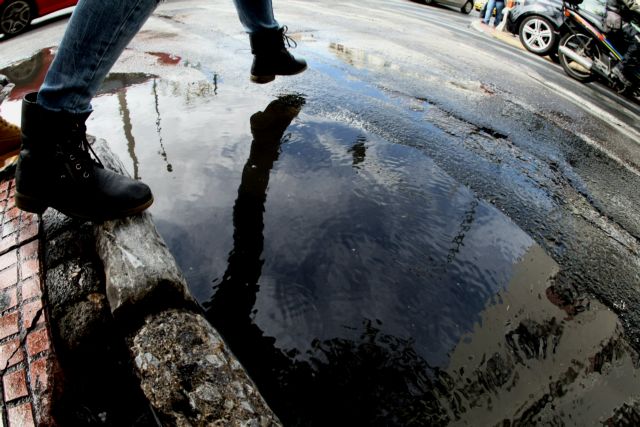 Βροχές και καταιγίδες σε όλη τη χώρα