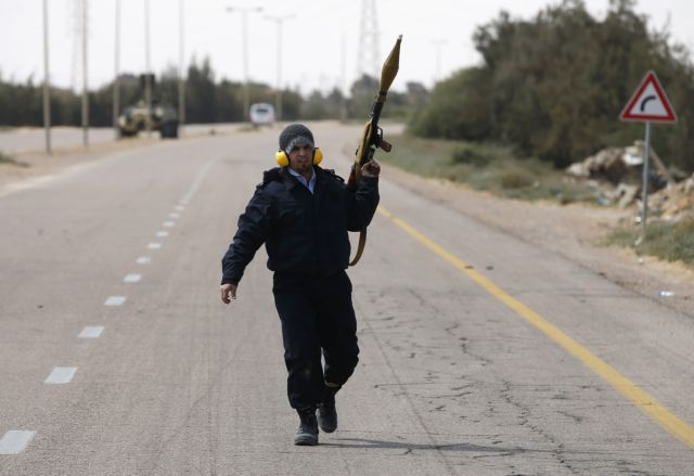 Δεν αποκλείει η Γερμανία ανάπτυξη στρατιωτικών δυνάμεων στη Λιβύη
