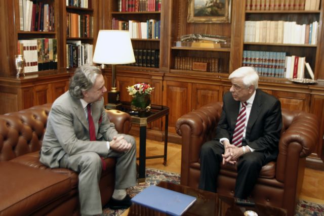 Σε πολιτικούς αρχηγούς και Πρόεδρο το Ασφαλιστικό