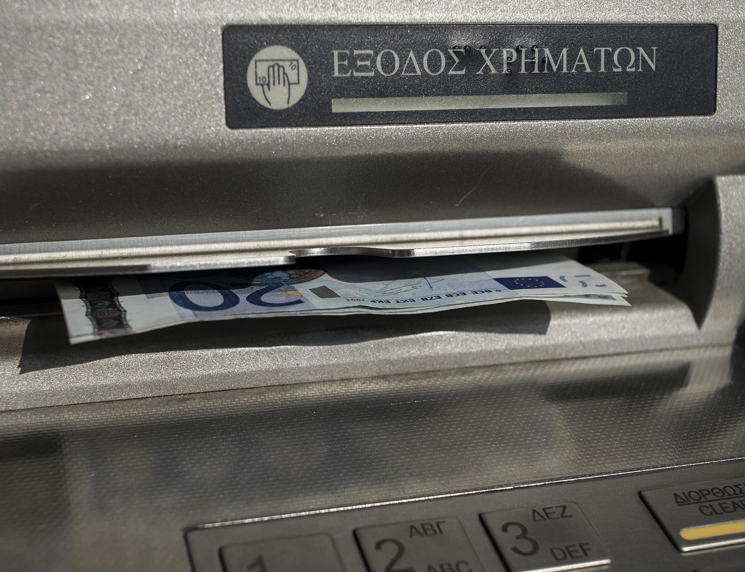 Προς νέα χαλάρωση των capital controls στις τράπεζες