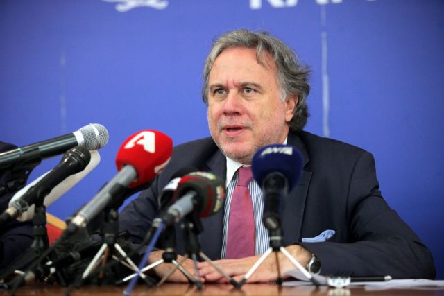 Κατρούγκαλος, Αποστόλου, Αλεξιάδης, Γεροβασίλη απαντούν στα πυρά για το ασφαλιστικό