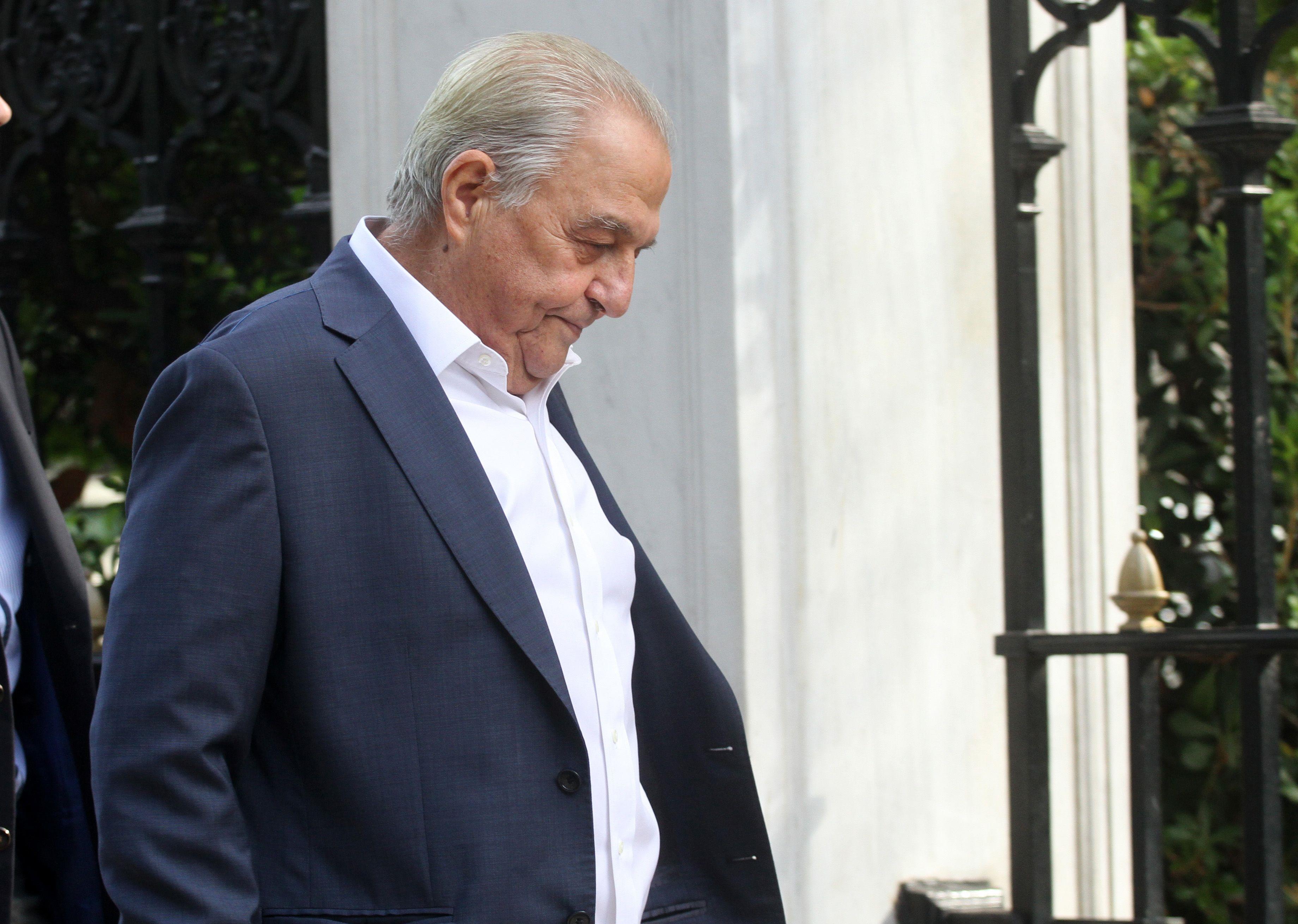 Μολότοφ στο σπίτι του Αλέκου Φλαμπουράρη