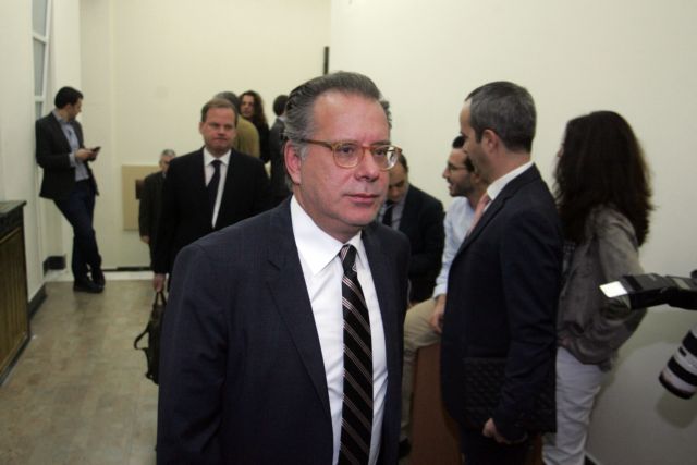 Κουμουτσάκος: Το θέμα Βαρουφάκη δεν απαντάται με «κύκλους» της κυβέρνησης