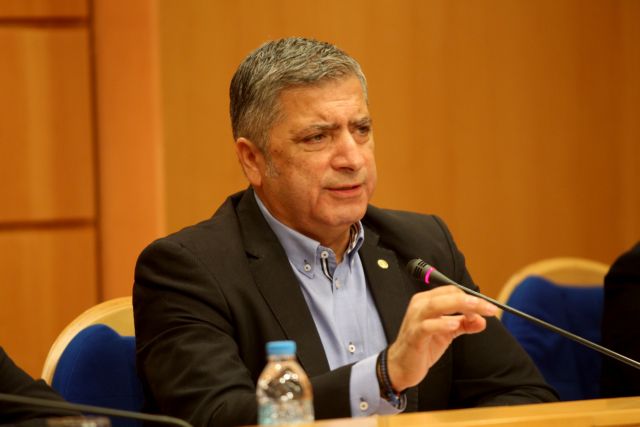 Συνάντηση του Γιάννη Μουζάλα με την ΚΕΔΕ για το προσφυγικό