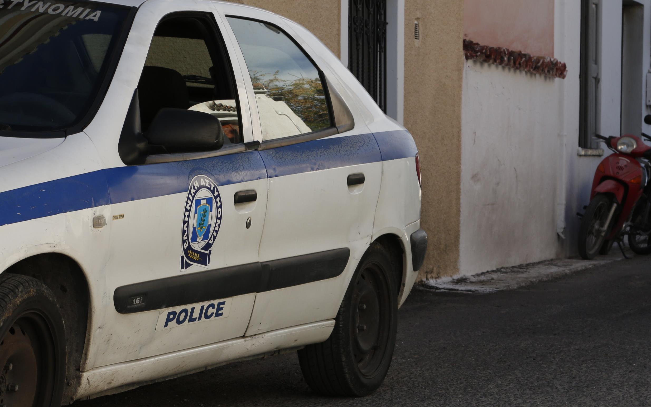 Αχαΐα: 30χρονος τραυμάτισε με τσεκούρι ένα παιδί και τη γιαγιά του