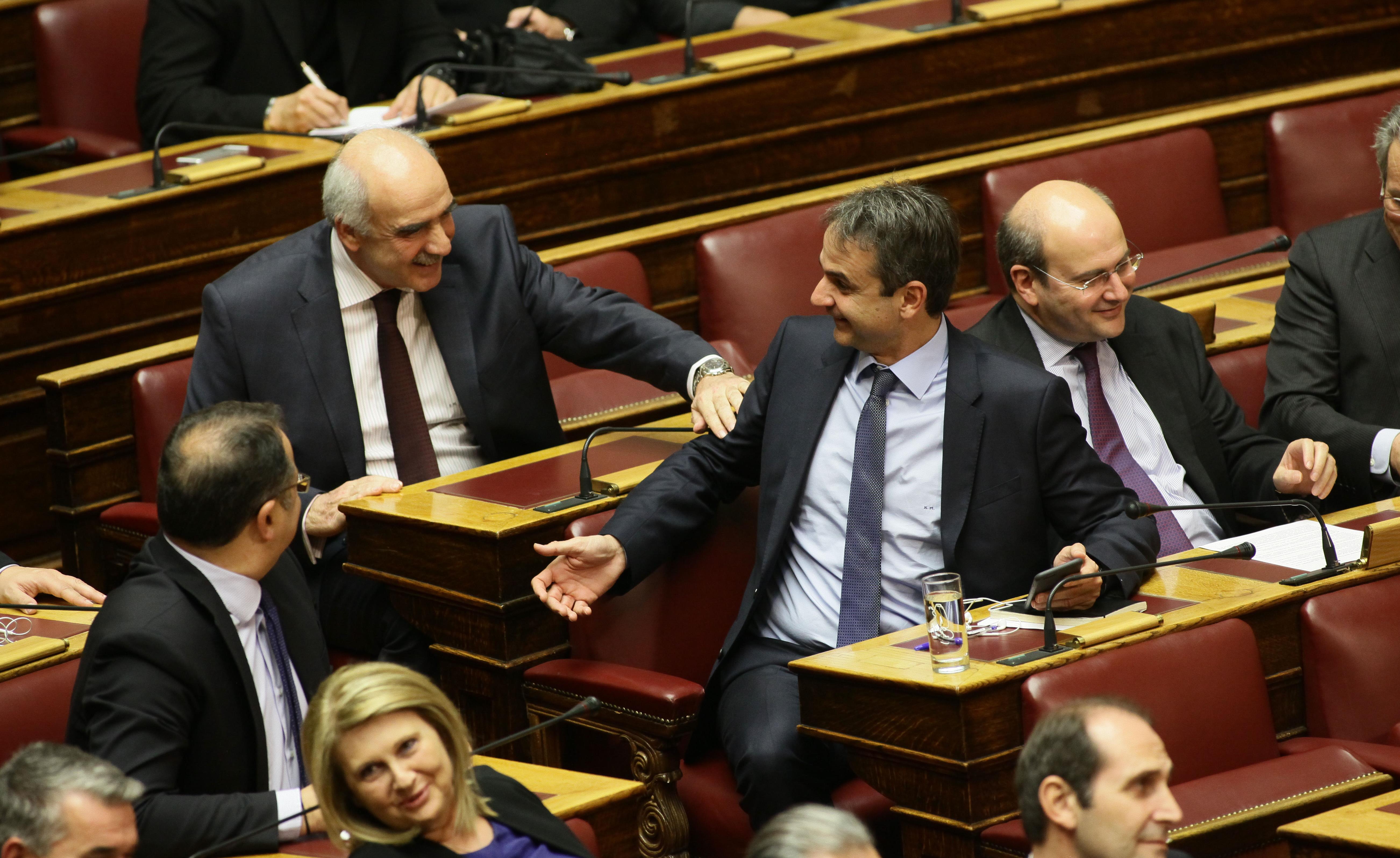 Οι μάχες για την ηγεσία της ΝΔ πριν το φιάσκο και τα φαξ