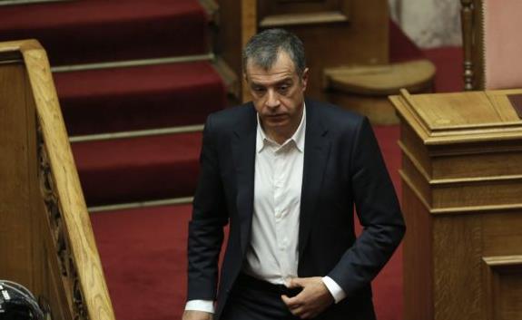 Θεοδωράκης: Πότε ανακάλυψε η Φ.Γεννηματά την «άβυσσο» με τη ΝΔ;