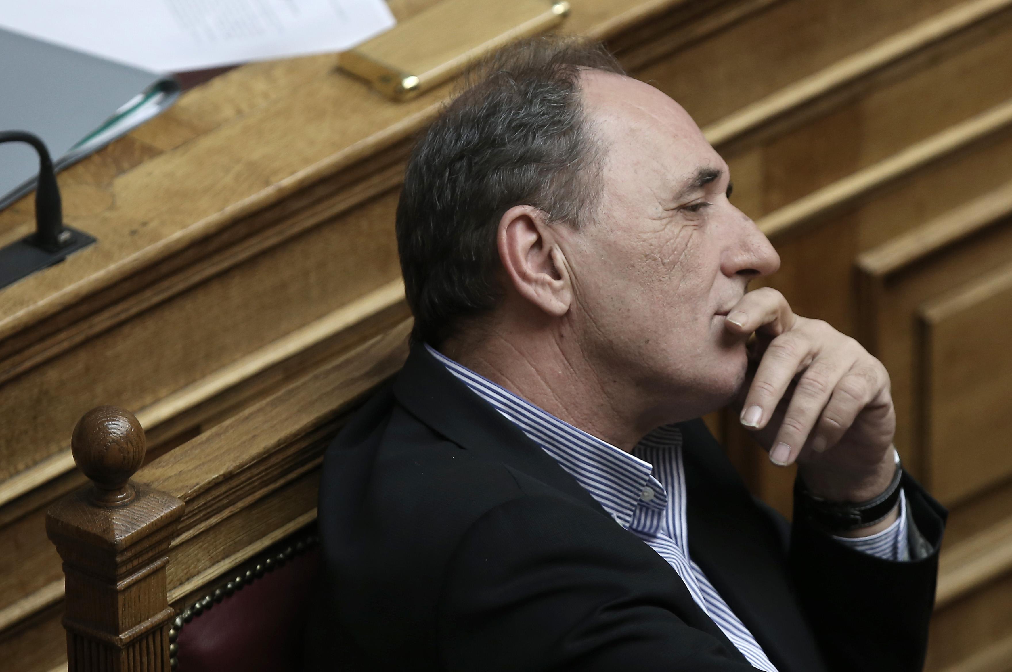 Κέντρα Πληροφόρησης για δανειολήπτες ετοιμάζει η κυβέρνηση