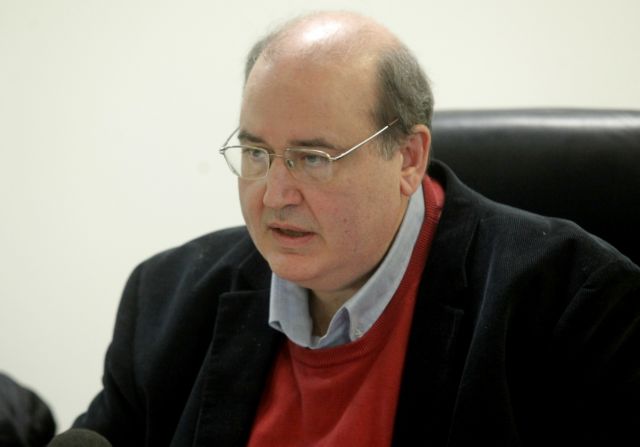 Απορρίπτει την επιβολή διδάκτρων στη δημόσια εκπαίδευση ο Ν.Φίλης