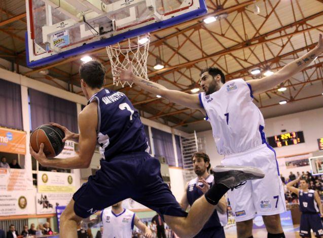 Νίκη και ελπίδες παραμονής για την Καβάλα