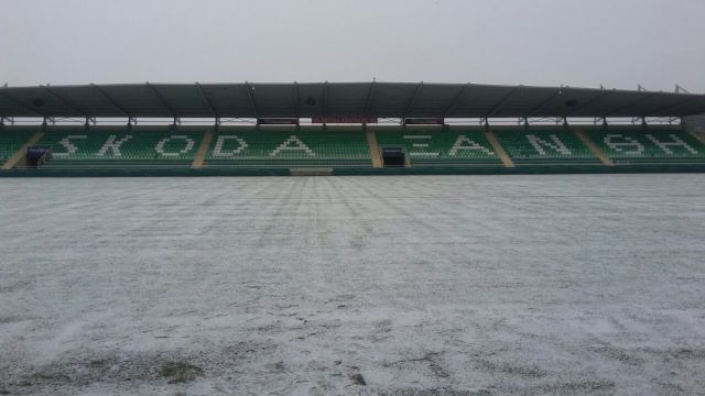 Το’ στρωσε στο γήπεδο της Ξάνθης λίγες ώρες πριν τον αγώνα με ΠΑΟΚ