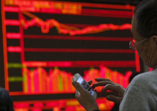 Νέα βουτιά στα κινεζικά χρηματιστήρια μετά το κραχ της Δευτέρας