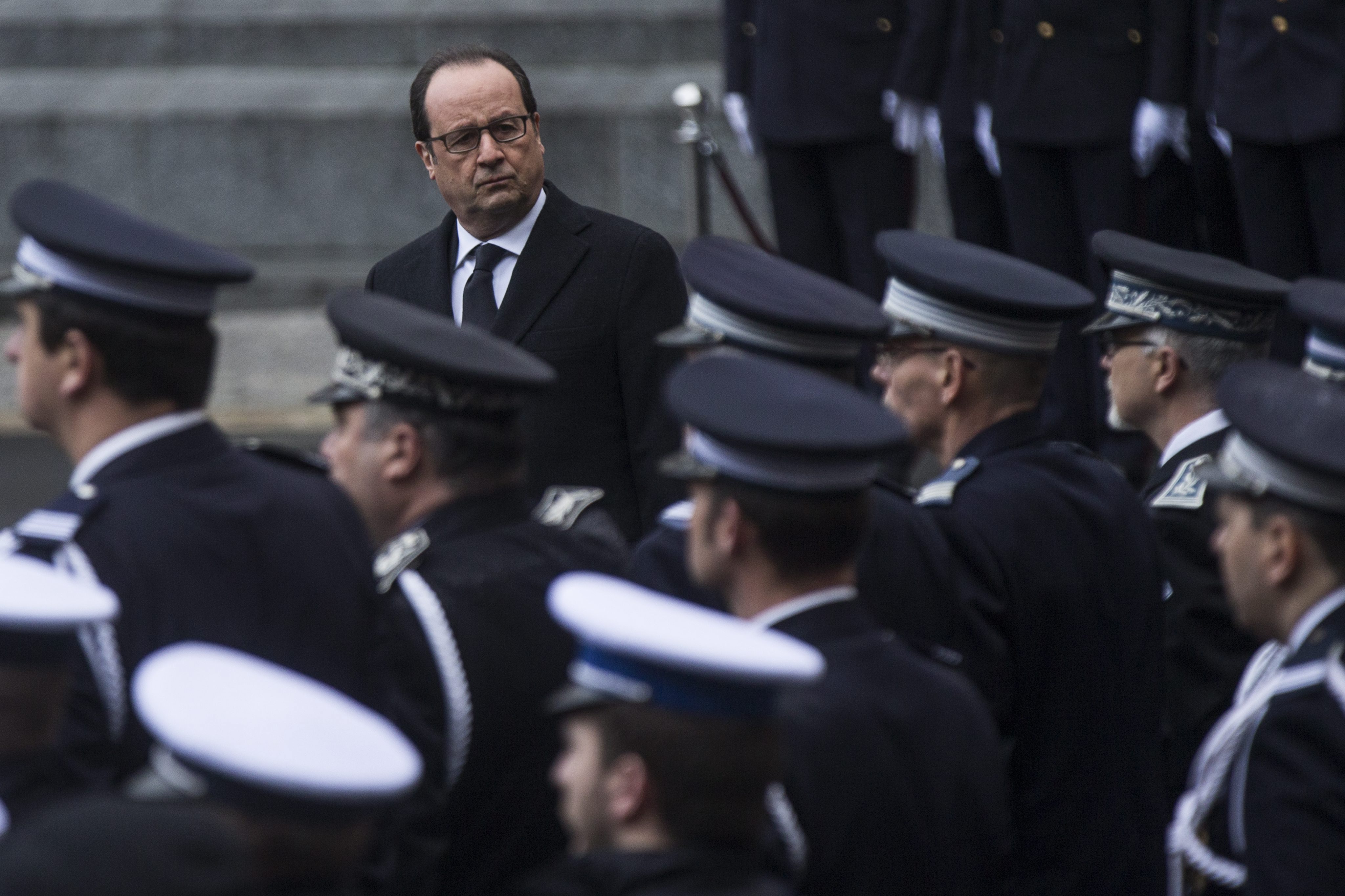 Ολάντ: Ποτέ άλλοτε οι δυνάμεις ασφαλείας δεν ήταν πιο αναγκαίες