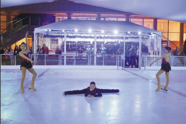 Έως το τέλος Φεβρουαρίου το παγοδρόμιο στο Μέγαρο Μουσικής