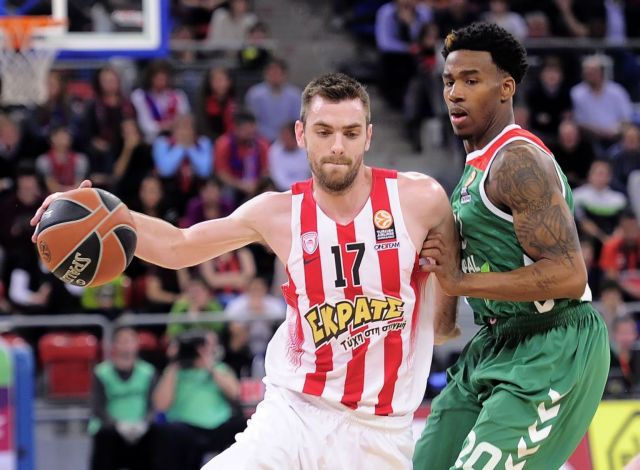 Ολυμπιακός με «σπασμένα τα φρένα» πέρασε σαν… σίφουνας από τη Βιτόρια!