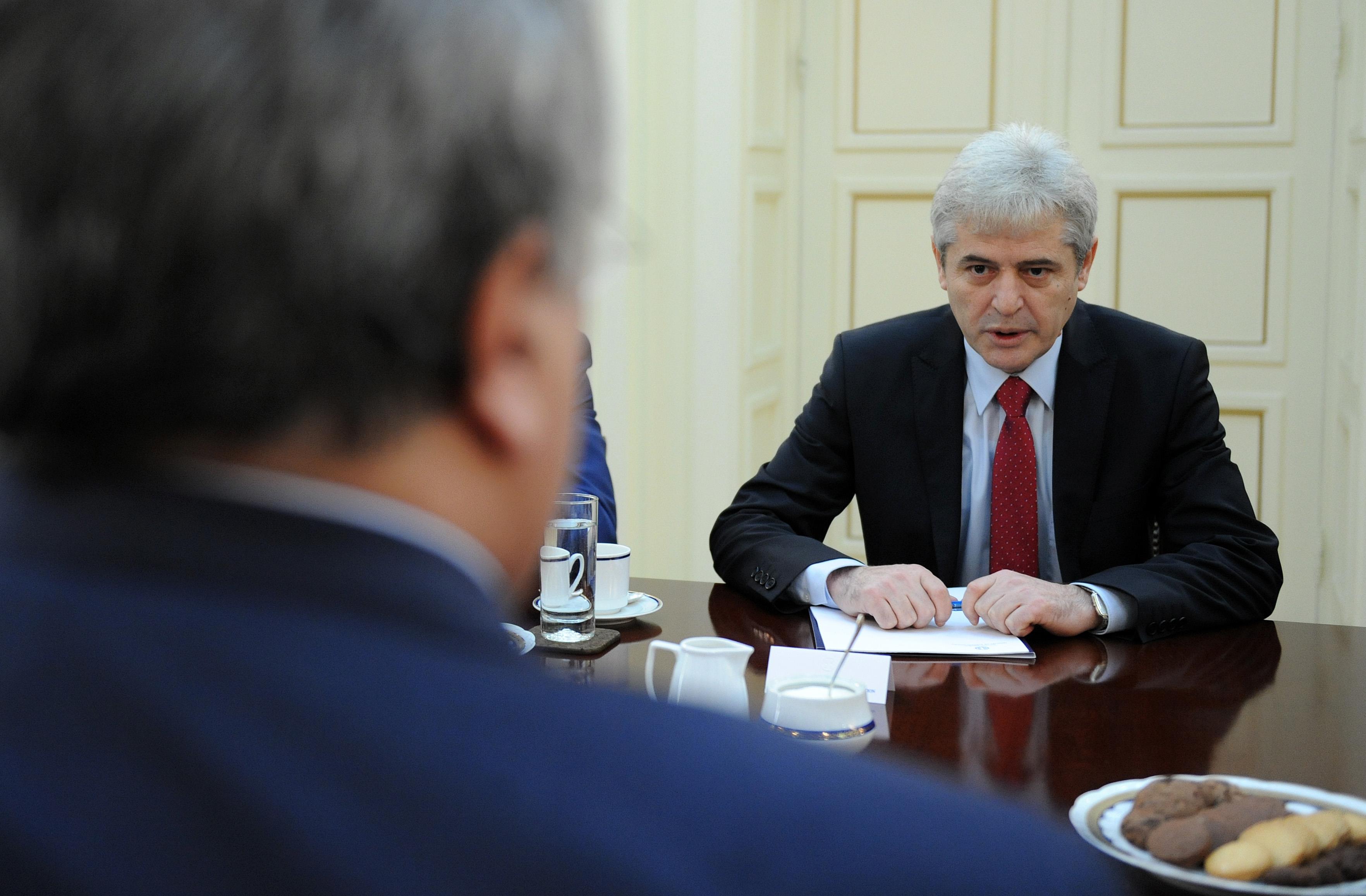 Αχμέτι: Αναγνωρίζει ελληνική βούληση για το θέμα της ονομασίας