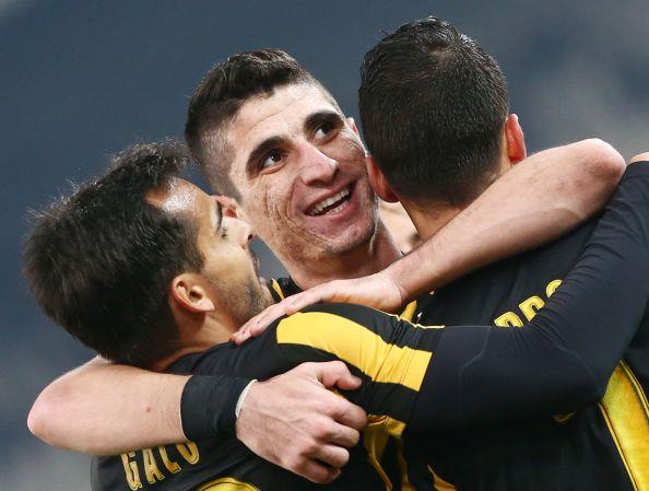 Ανετη νίκη και προβάδισμα για την ΑΕΚ