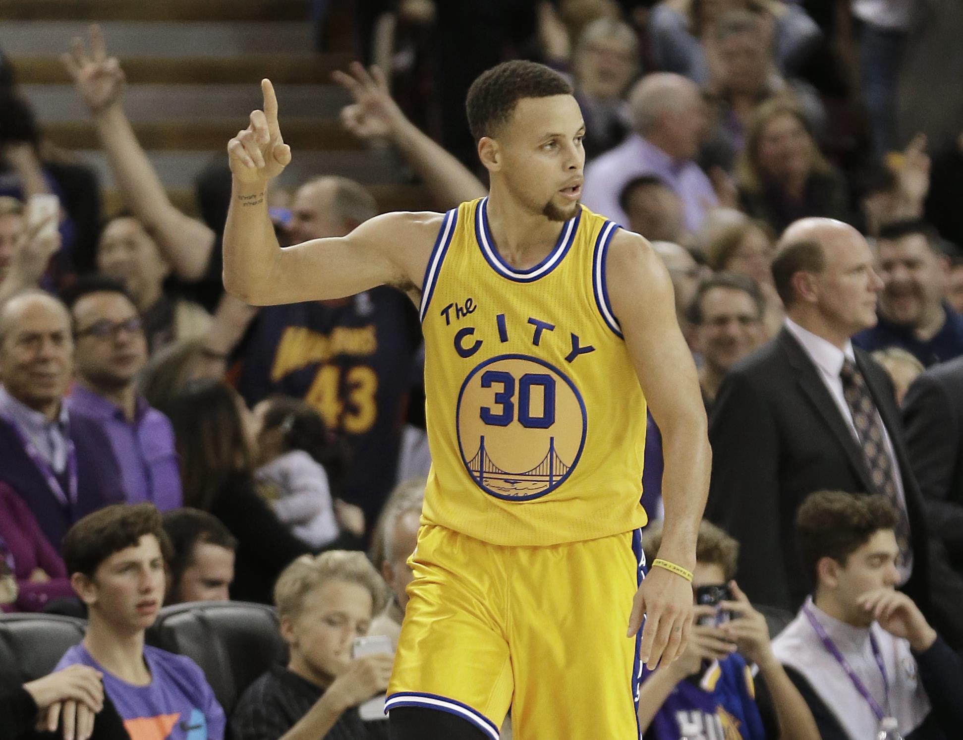 Και ποιος να τον μαρ… Κάρι με 38 πόντους μέσα στο Σακραμέντο!