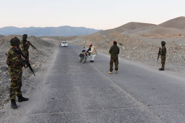 Επίθεση καμικάζι στο βορειοδυτικό Πακιστάν με τουλάχιστον δέκα νεκρούς