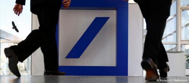 Έξι συνεργάτες της Deutsche Bank στο δικαστήριο
