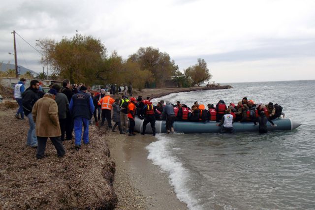 Περισσότερες από 800.000 οι αφίξεις μεταναστών-προσφύγων σε ελληνικά νησιά το 2015