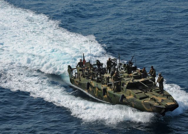 «Προς επίλυση» κατά το Ιράν η επιστροφή των δέκα αμερικανών ναυτών
