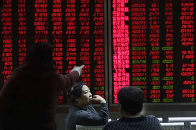 Απώλειες 4 τρισ. δολαρίων από το «ξεπούλημα» μετοχών παγκοσμίως