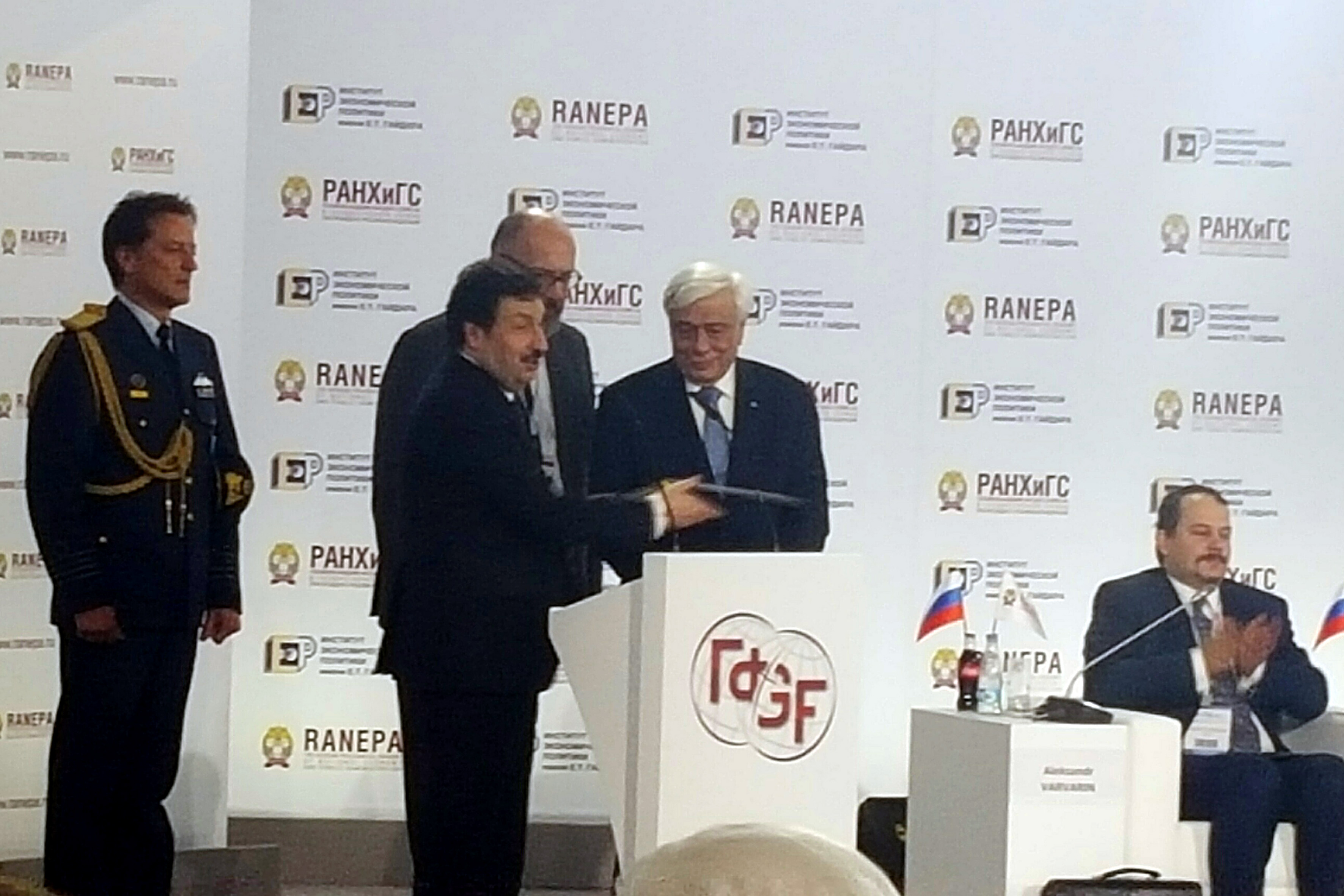 Μόσχα: Με τον πρόεδρο της Δούμας συναντήθηκε ο Προκόπης Παυλόπουλος