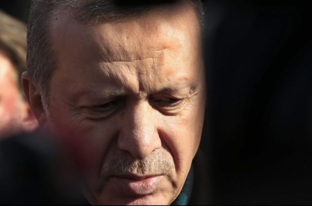 Ερντογάν: Να μην αναπτύξει η Ρωσία στρατεύματα στα σύνορα με τη Συρία