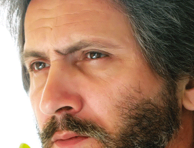 Γιάννης Καλπούζος: H ανθρωπιά είναι η μεγαλύτερη επανάσταση του ανθρώπου