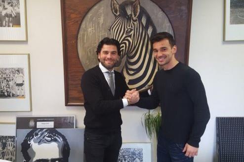 Ο Νίνης και επίσημα για 2+2 χρόνια στη Σαρλερουά