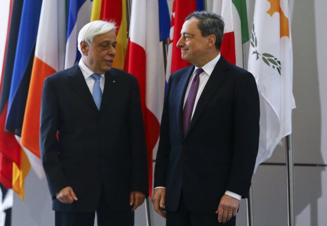 Χρέος και αποδοχή των ομολόγων από την ΕΚΤ συζήτησαν Παυλόπουλος-Ντράγκι