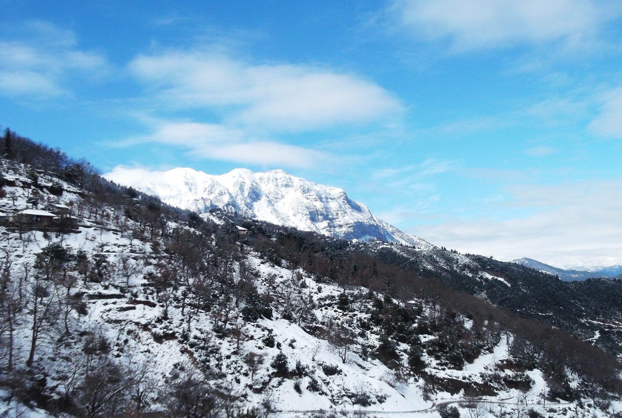 Κοιλάδα του Αχελώου: Απαράμιλλη ομορφιά κάτω από λευκό πέπλο